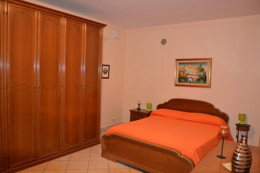 Low Cost La Meridiana Hotel Zafferana Etnea Room photo