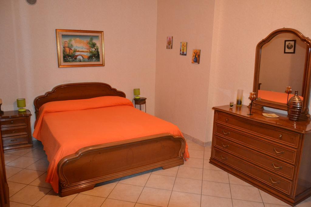 Low Cost La Meridiana Hotel Zafferana Etnea Room photo